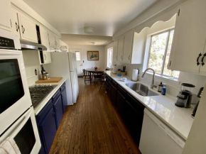 Hollinshead Haven Home with BBQ & Free Wifi - 30 days min home